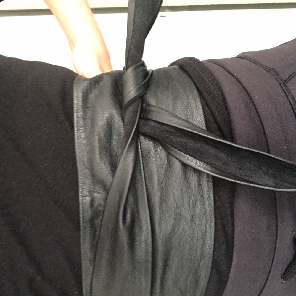 Leather tie belt